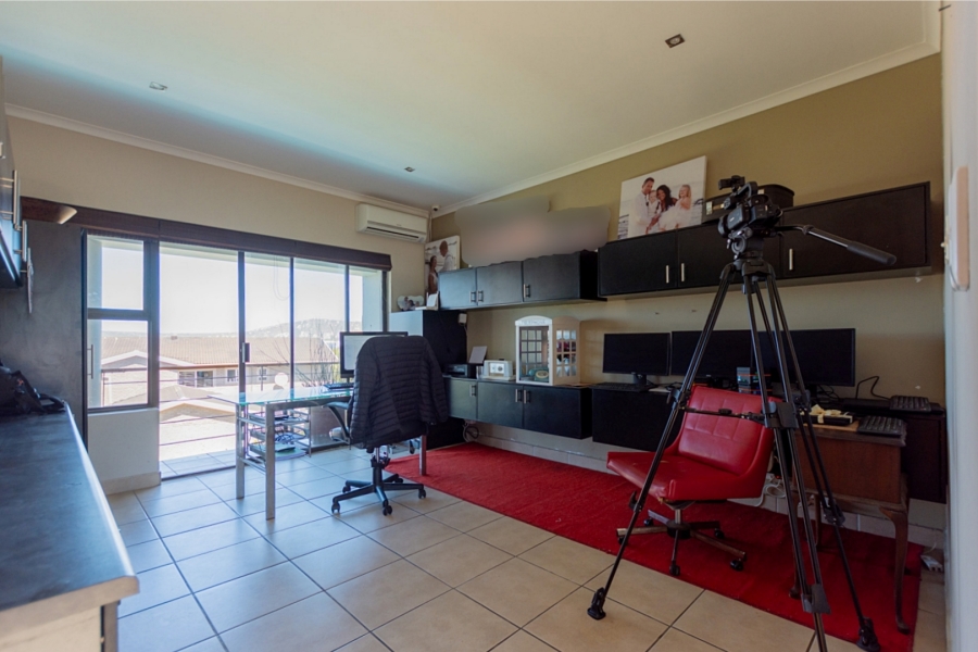 4 Bedroom Property for Sale in Myburgh Park Western Cape